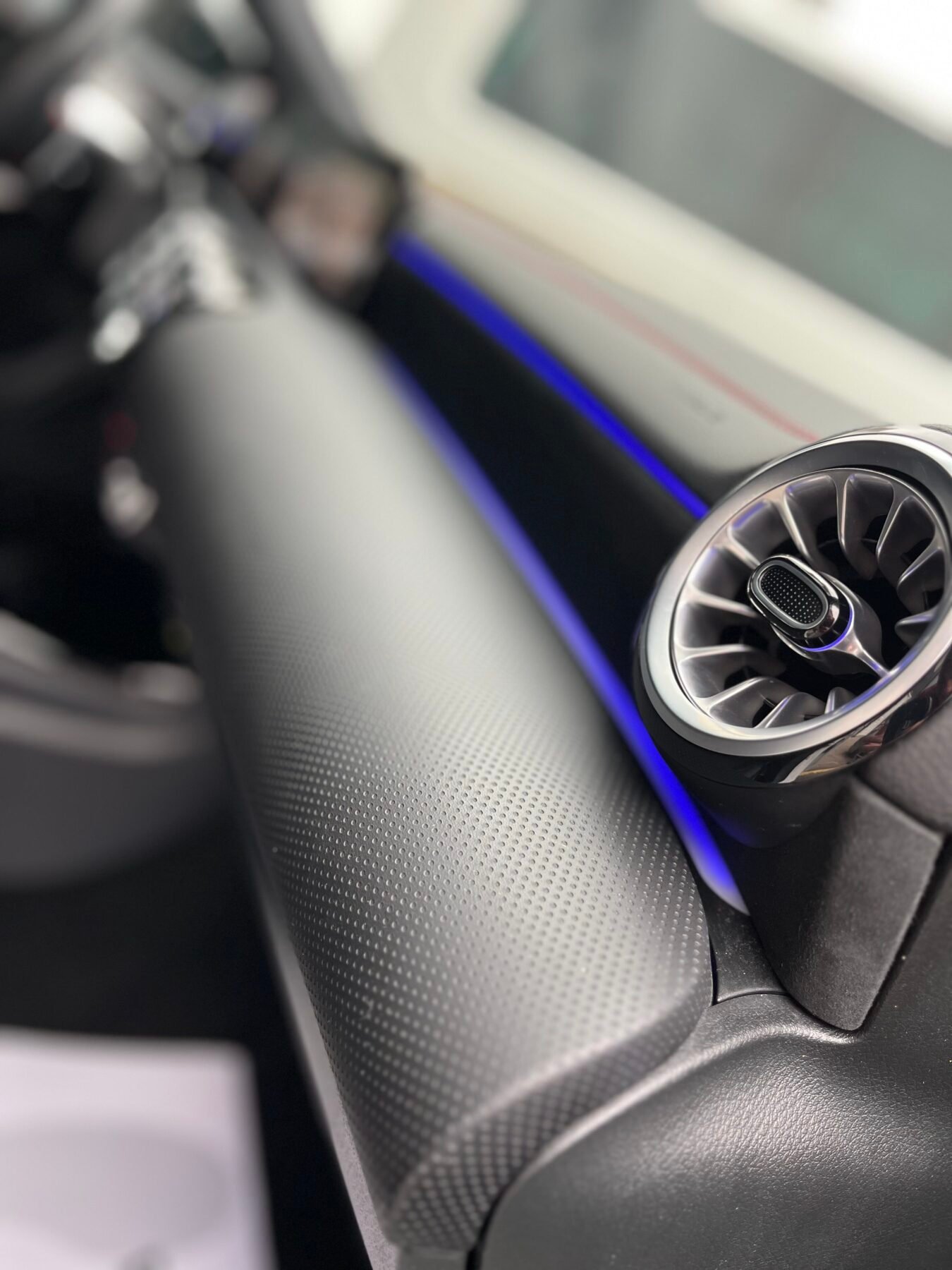 MERCEDES-BENZ CLA 200 AMG