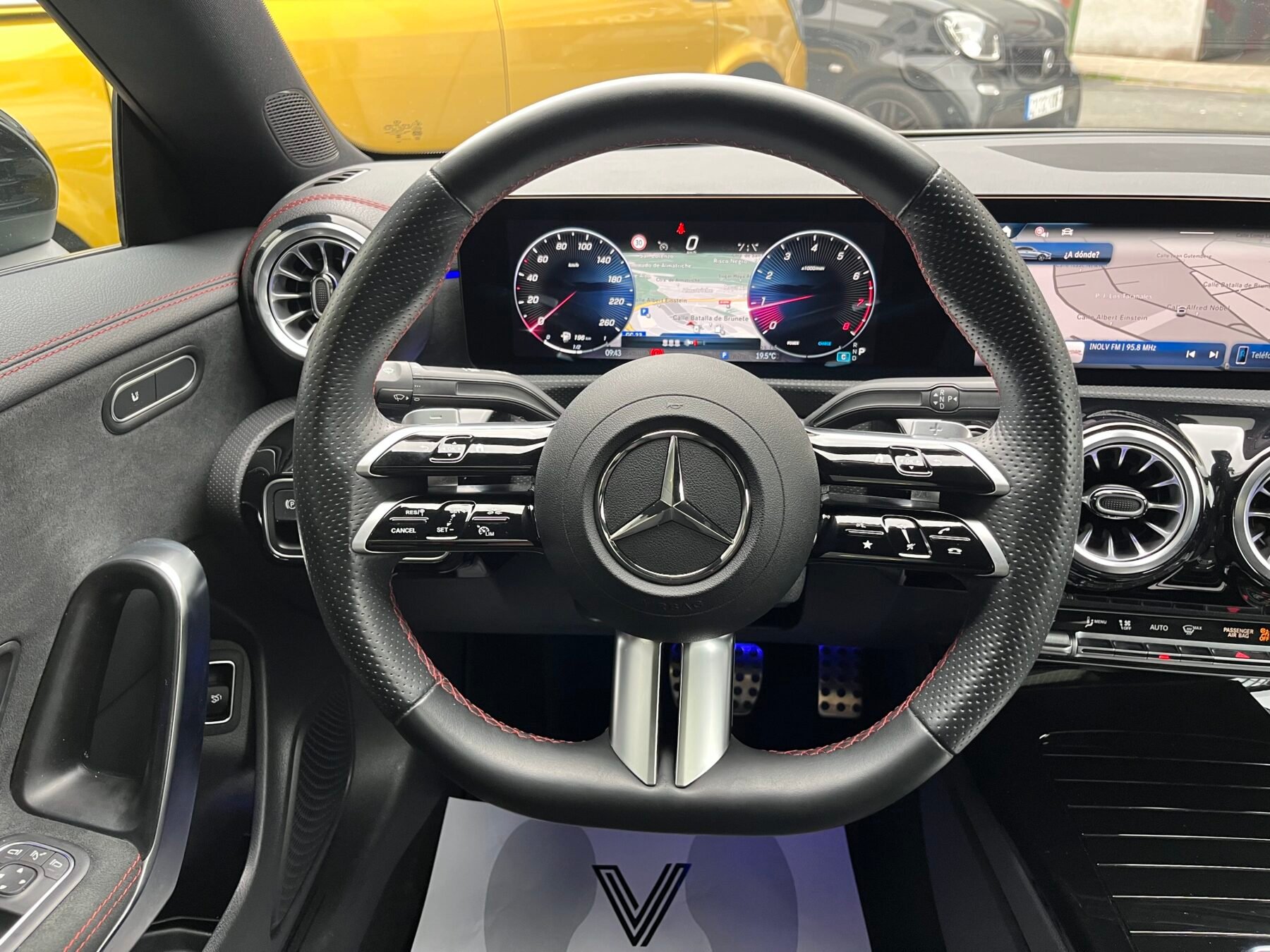 MERCEDES-BENZ CLA 200 AMG