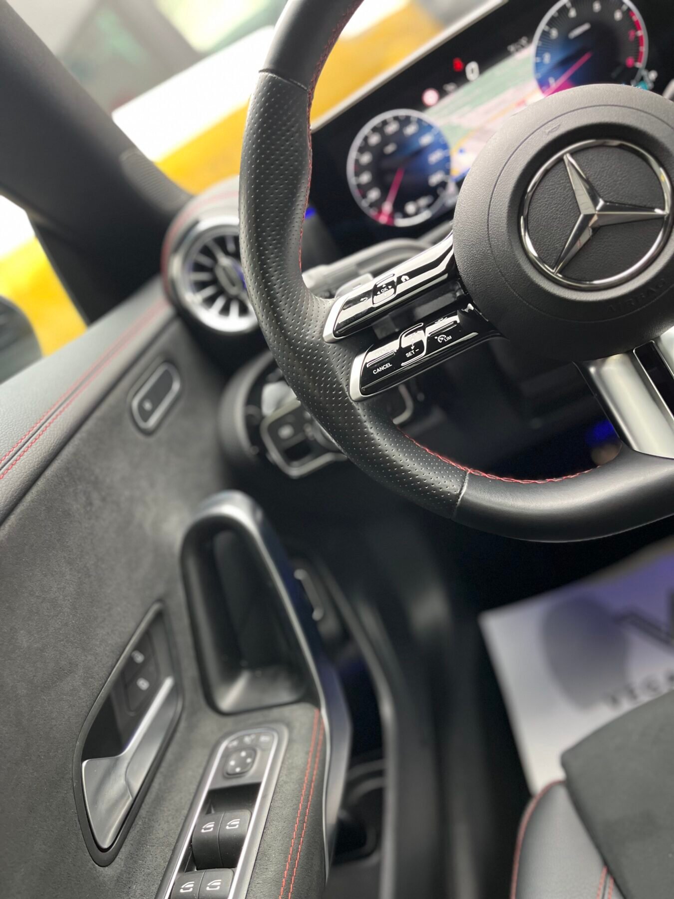 MERCEDES-BENZ CLA 200 AMG