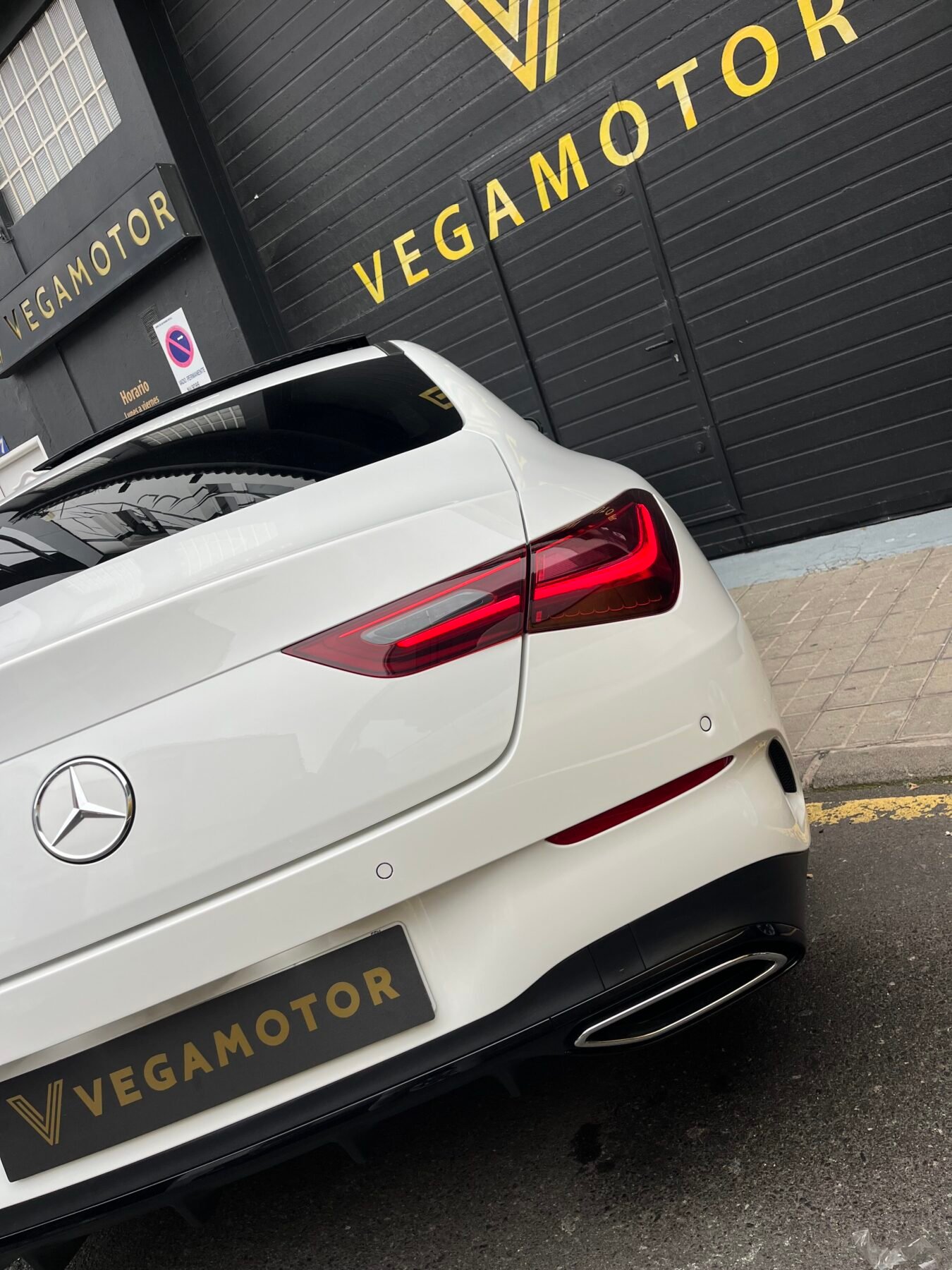 MERCEDES-BENZ CLA 200 AMG