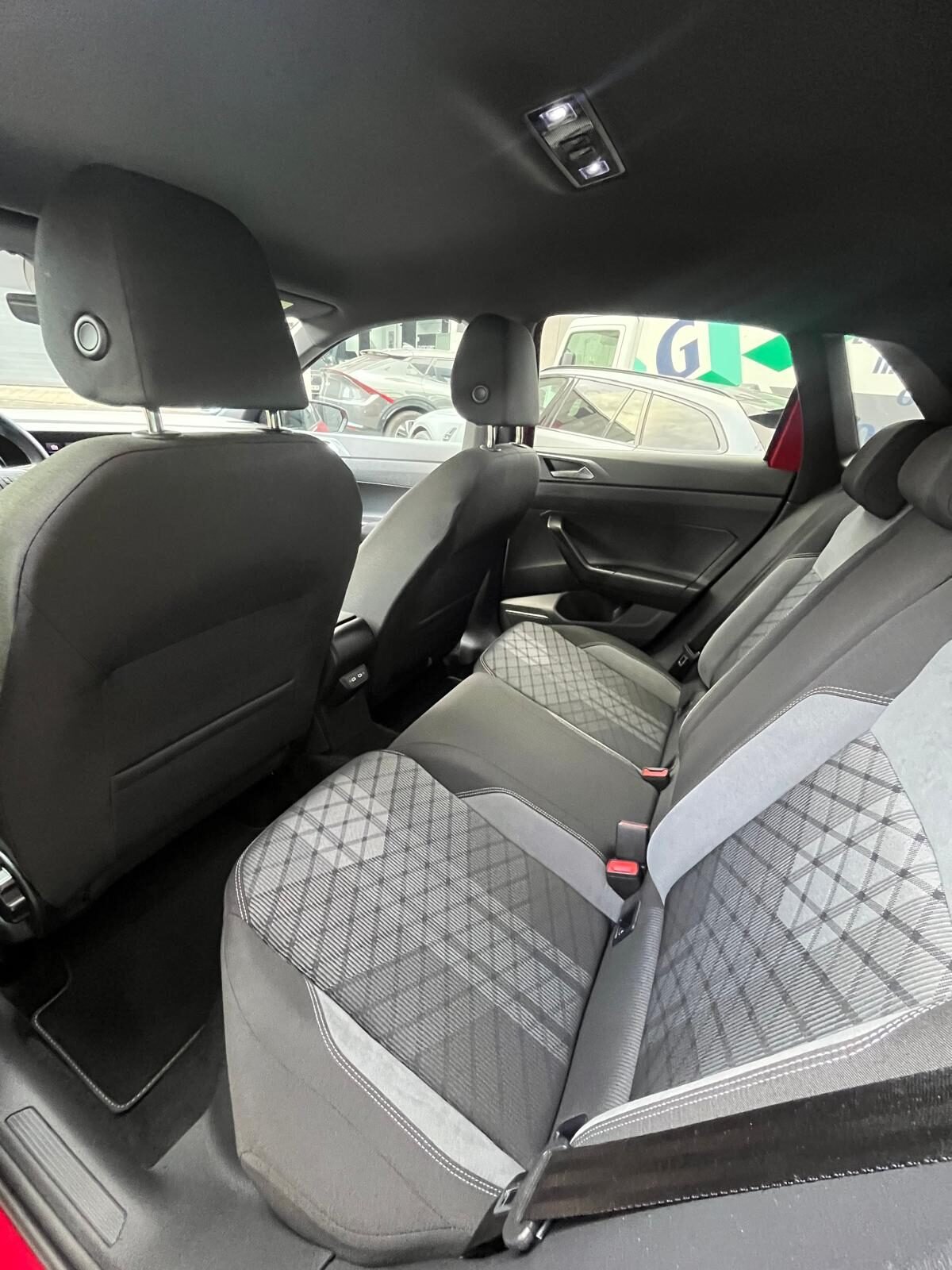 VOLKSWAGEN POLO R line 