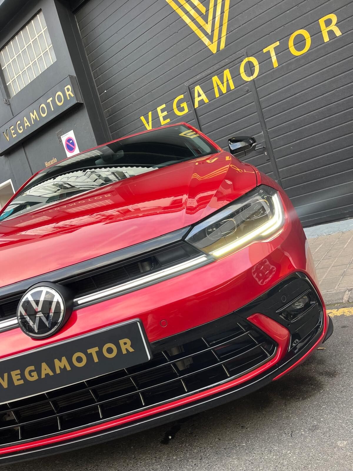 VOLKSWAGEN POLO R line 