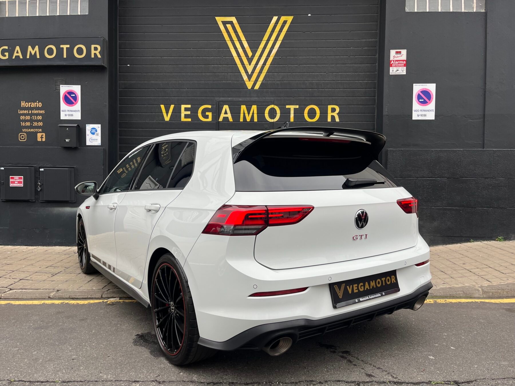 VOLKSWAGEN GOLF GTI CLUBSPORT 