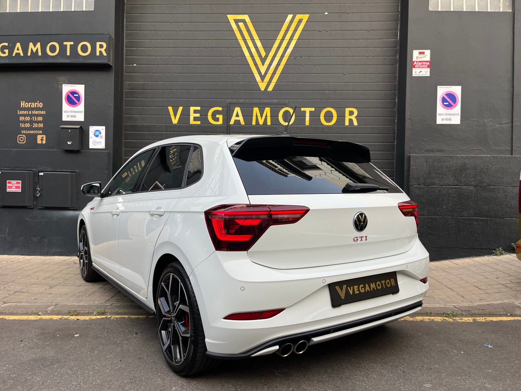 VOLKSWAGEN POLO GTI DSG