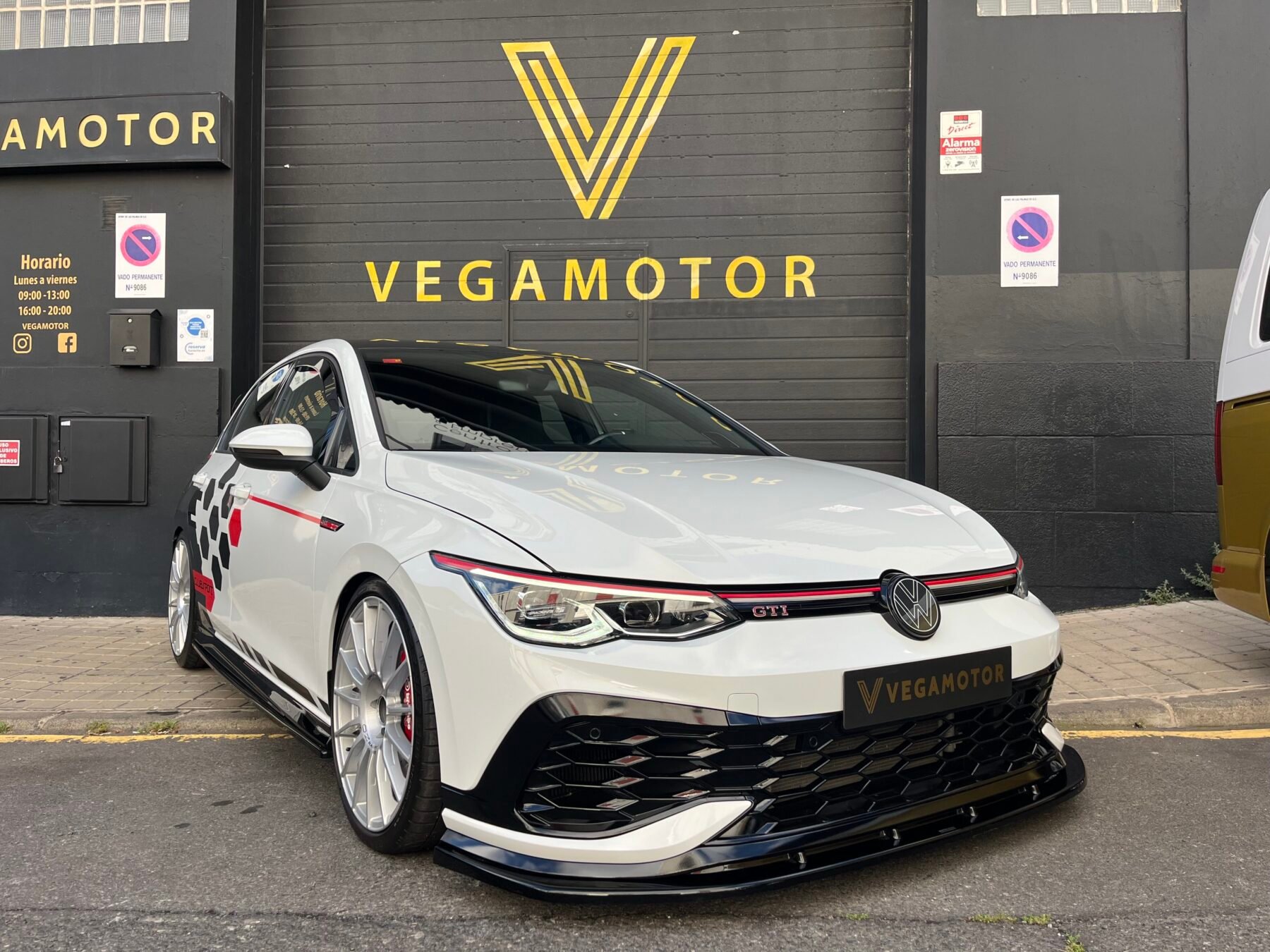 VOLKSWAGEN GOLF GTI CLUBSPORT 