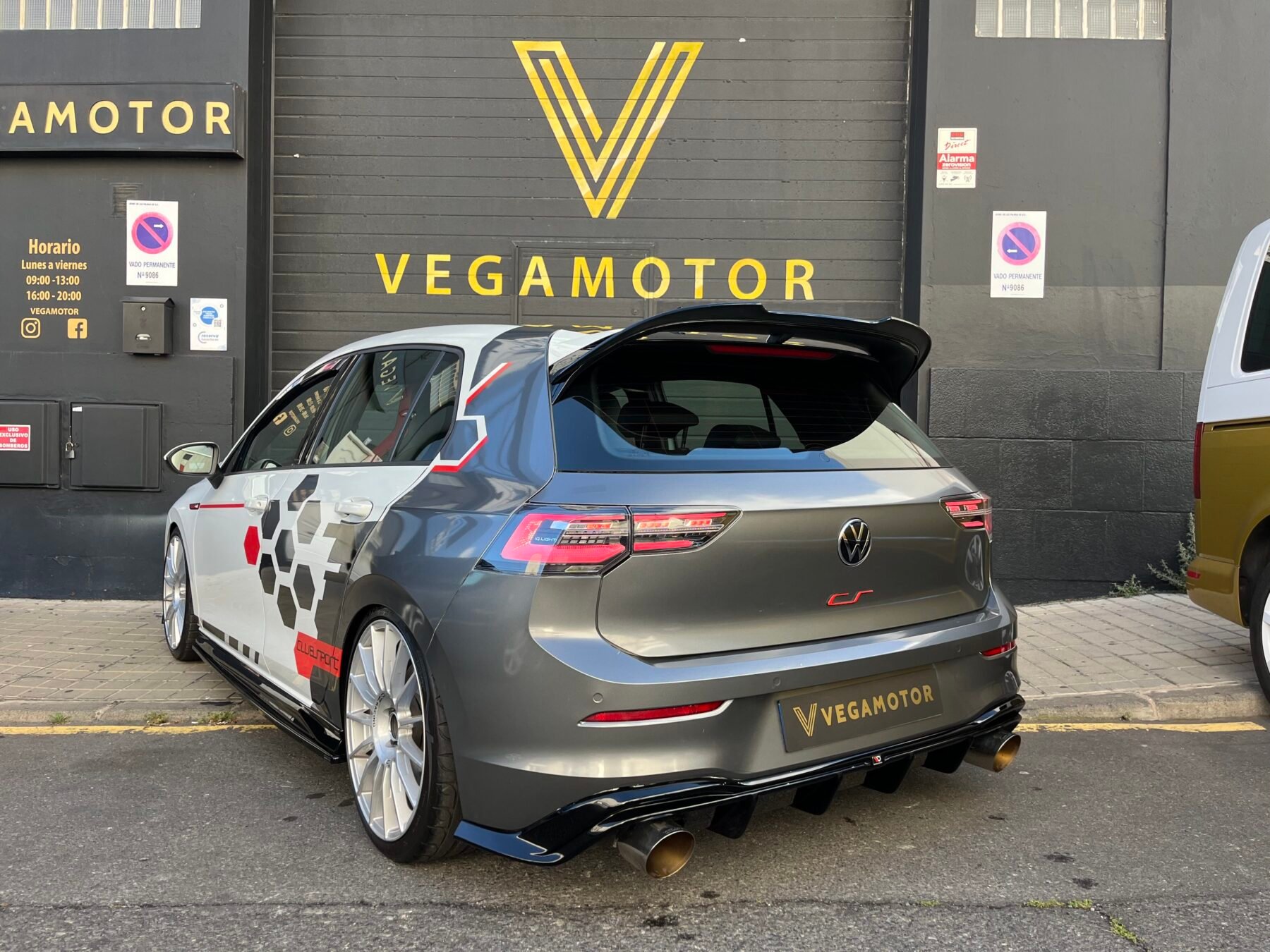 VOLKSWAGEN GOLF GTI CLUBSPORT 