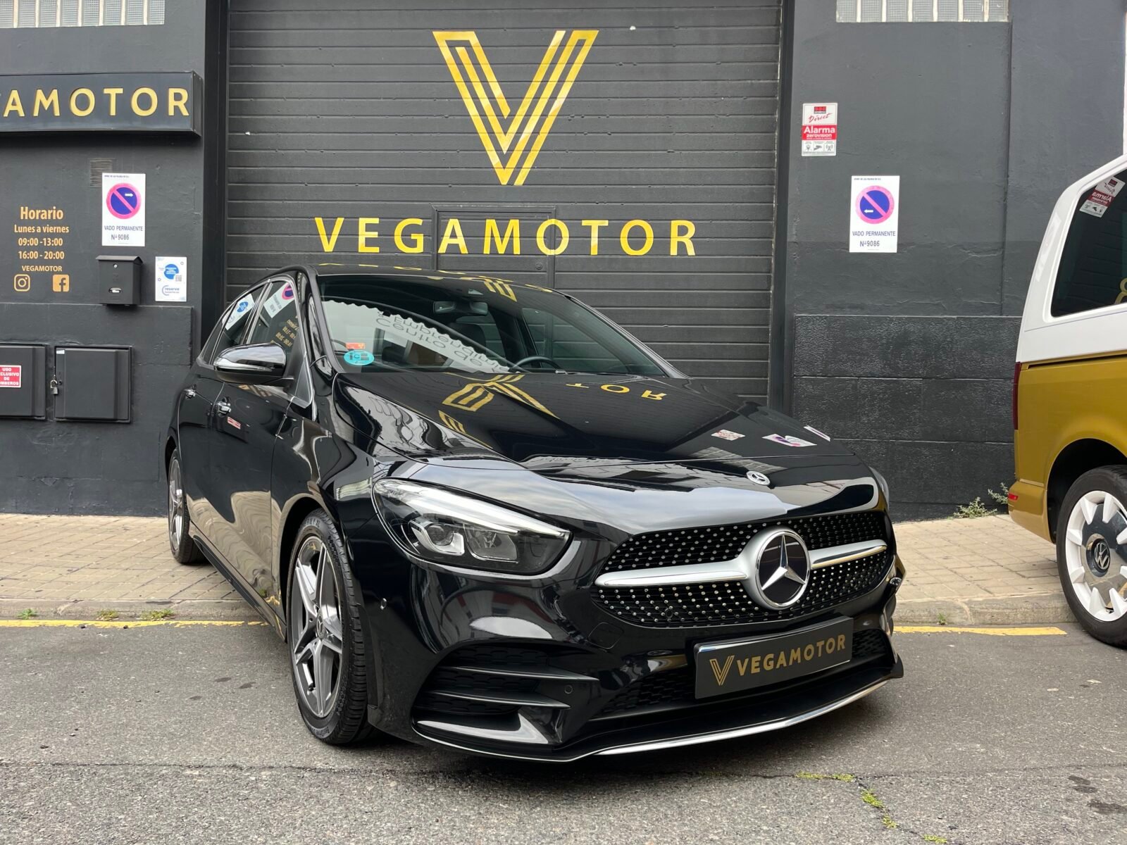 MERCEDES-BENZ CLASE B 180 AMG