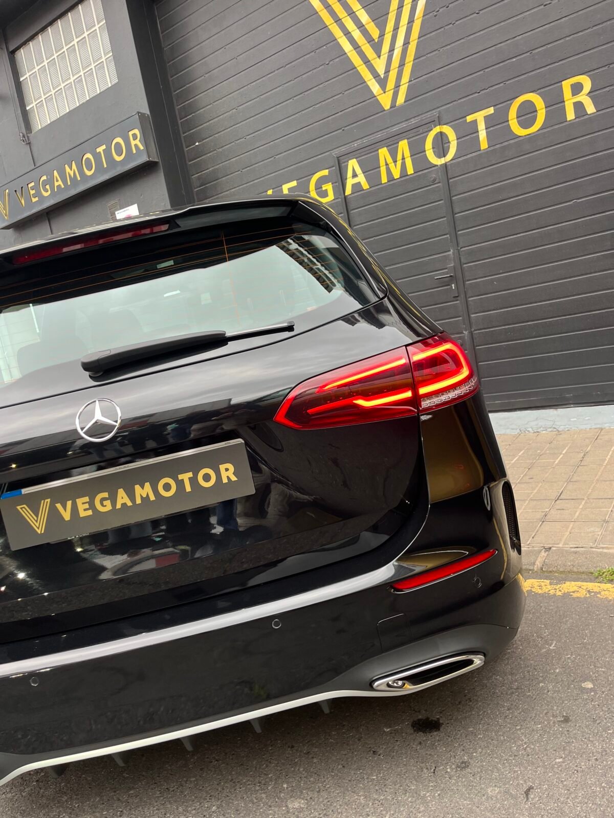 MERCEDES-BENZ CLASE B 180 AMG