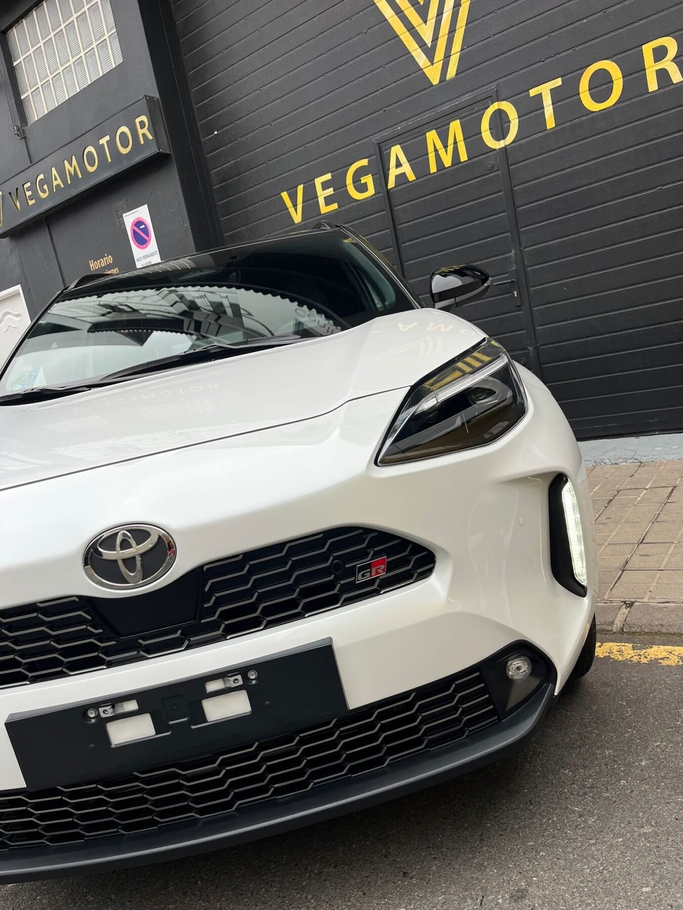 TOYOTA YARIS CROSS GR SPORT PLUS 