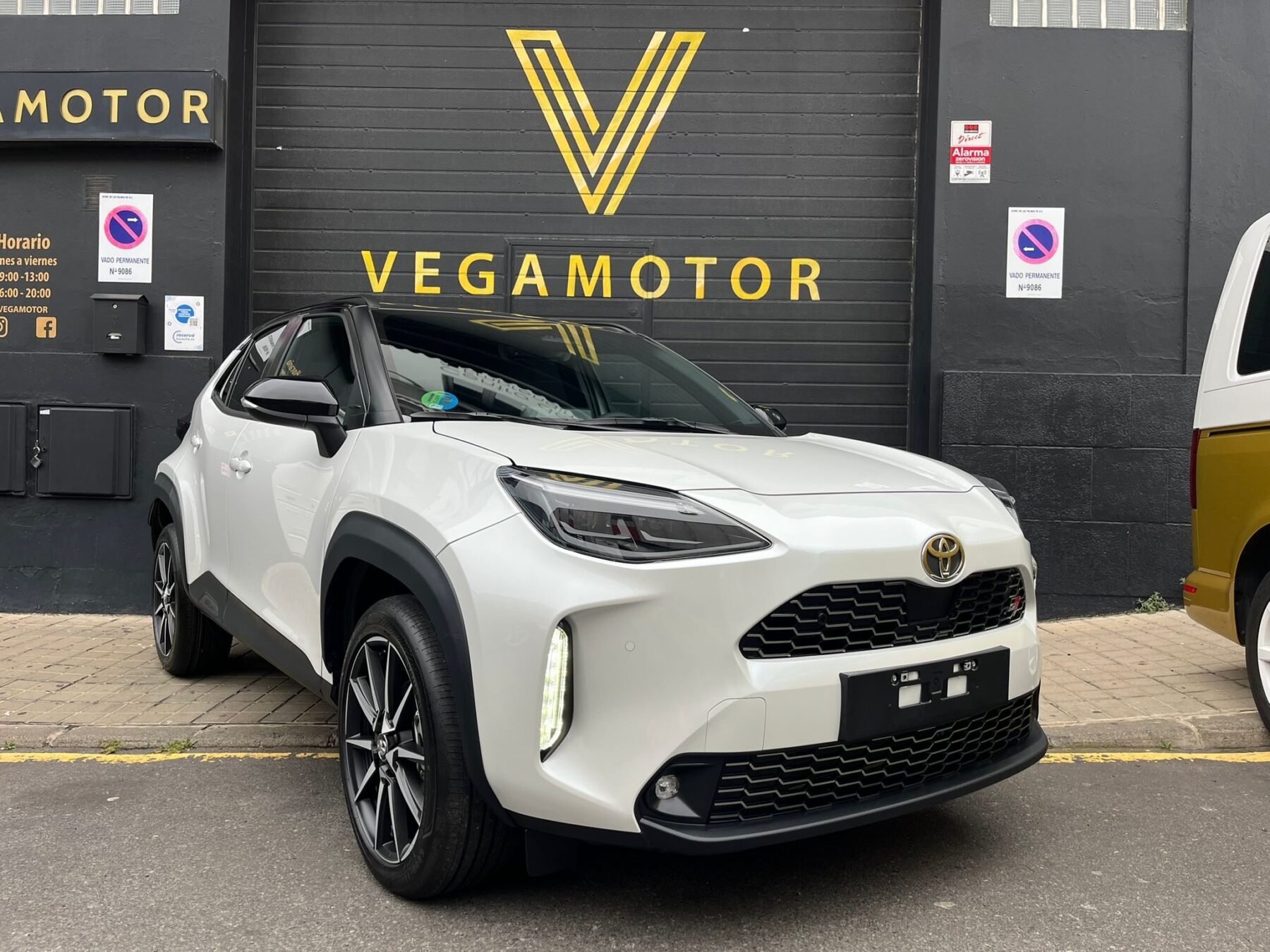 TOYOTA YARIS CROSS GR SPORT PLUS 