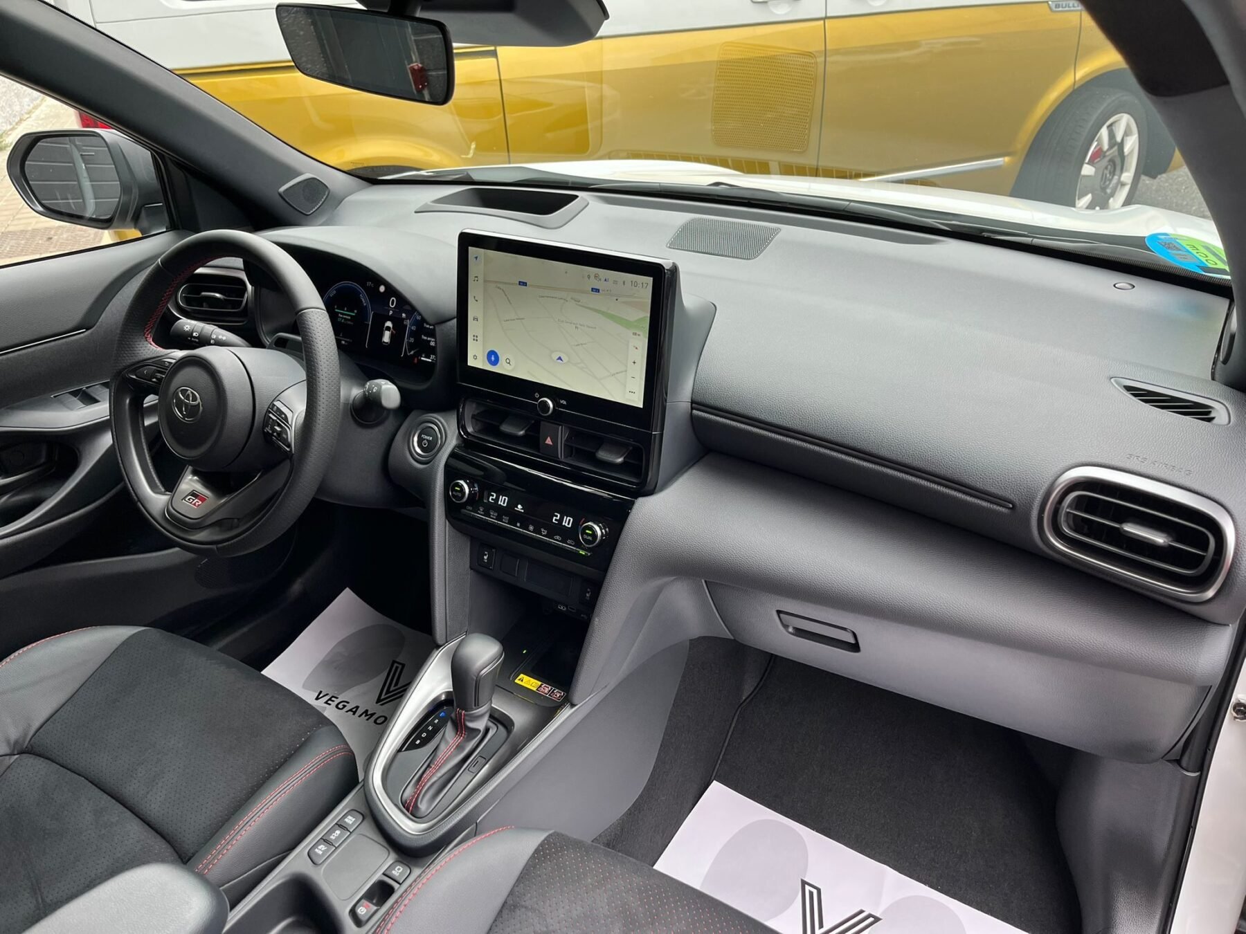 TOYOTA YARIS CROSS GR SPORT PLUS 