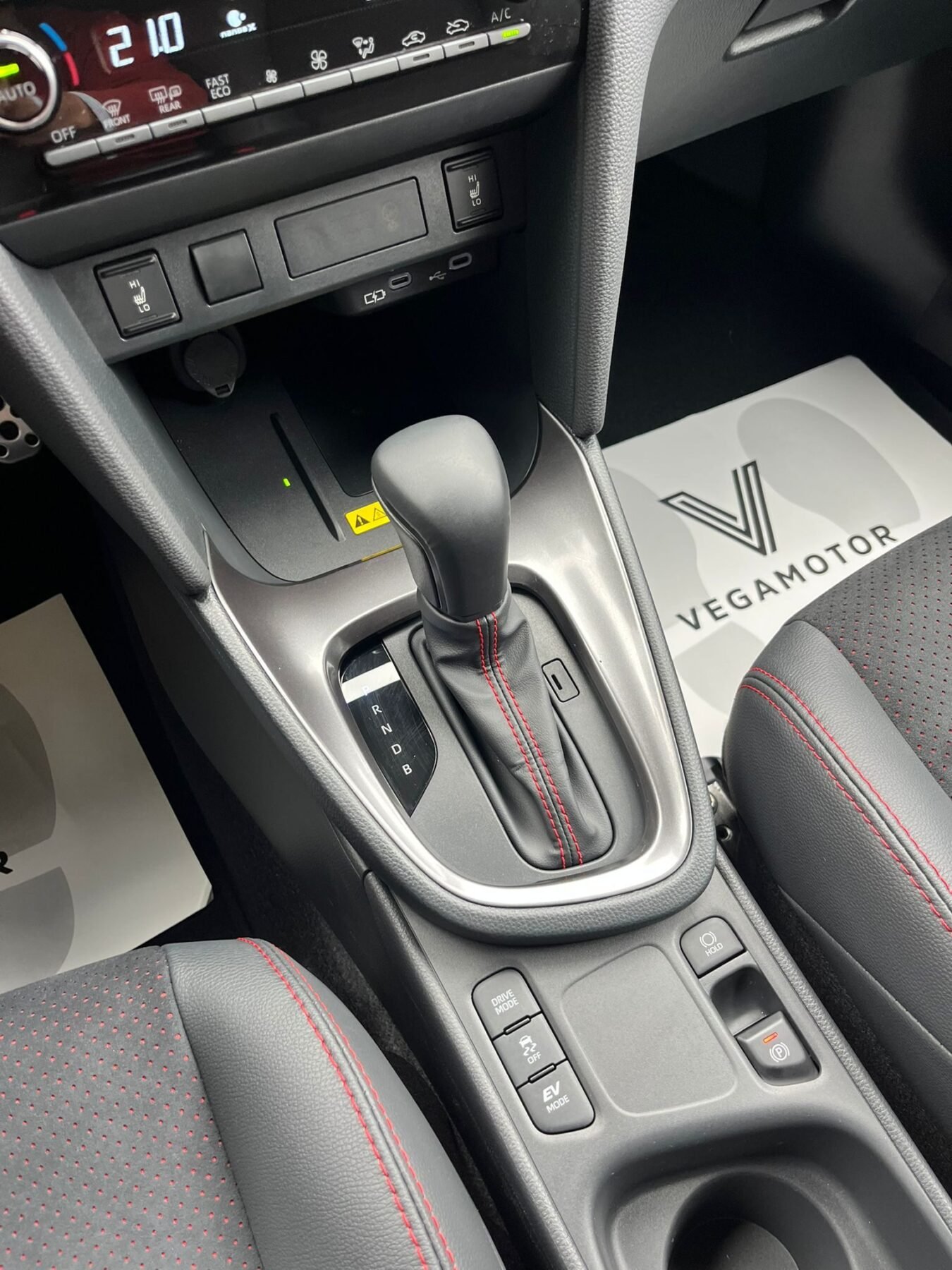 TOYOTA YARIS CROSS GR SPORT PLUS 