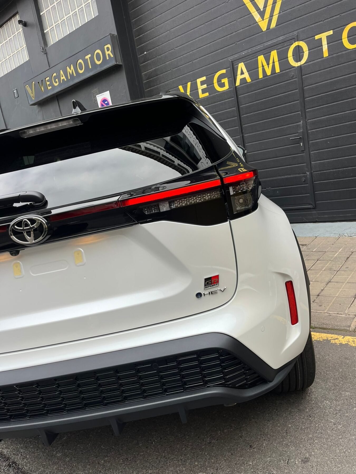 TOYOTA YARIS CROSS GR SPORT PLUS 