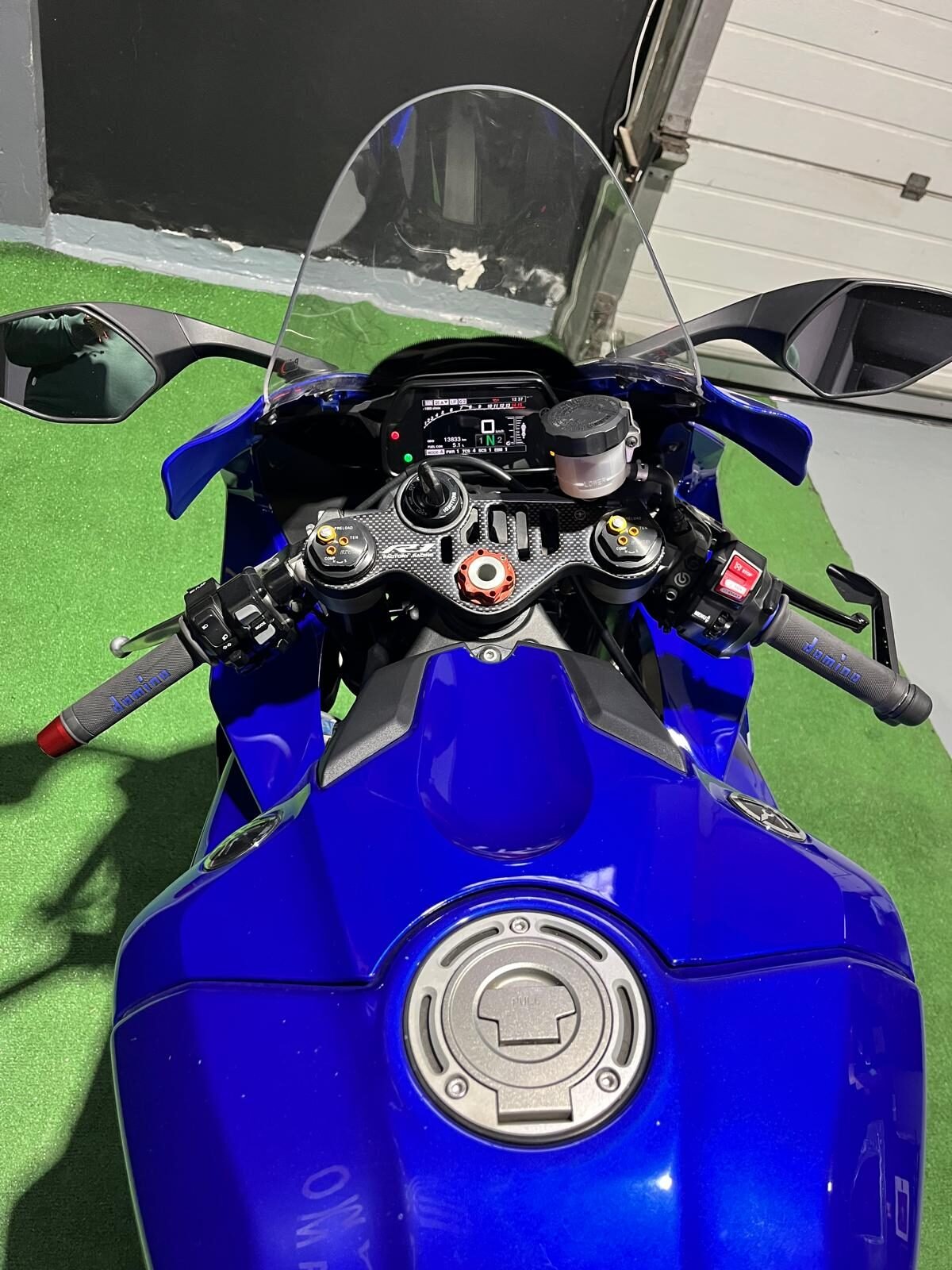 YAMAHA R1