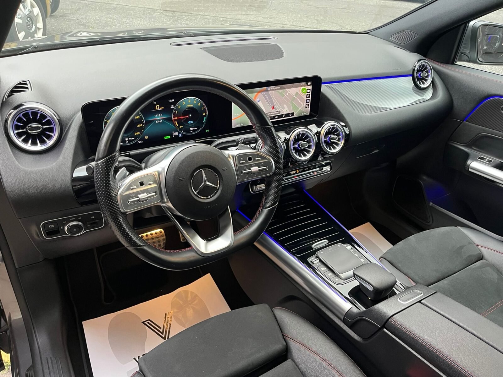 MERCEDES-BENZ GLA 250e AMG 