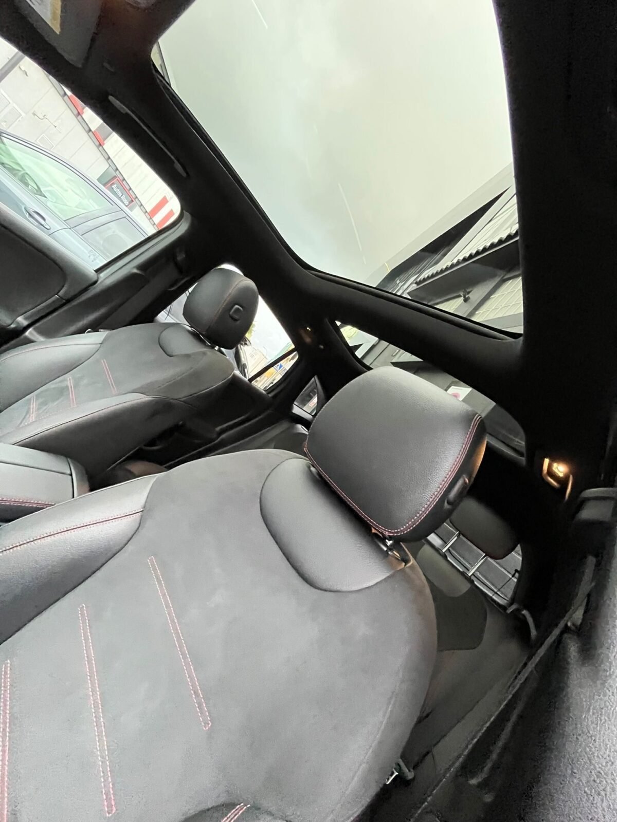 MERCEDES-BENZ GLA 250e AMG 