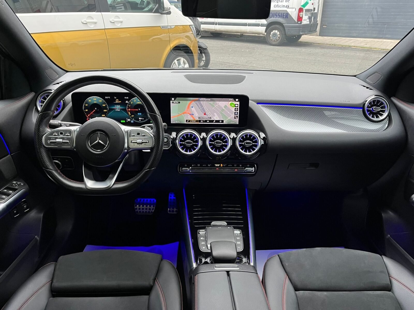 MERCEDES-BENZ GLA 250e AMG 