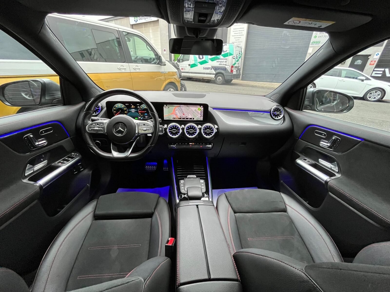 MERCEDES-BENZ GLA 250e AMG 