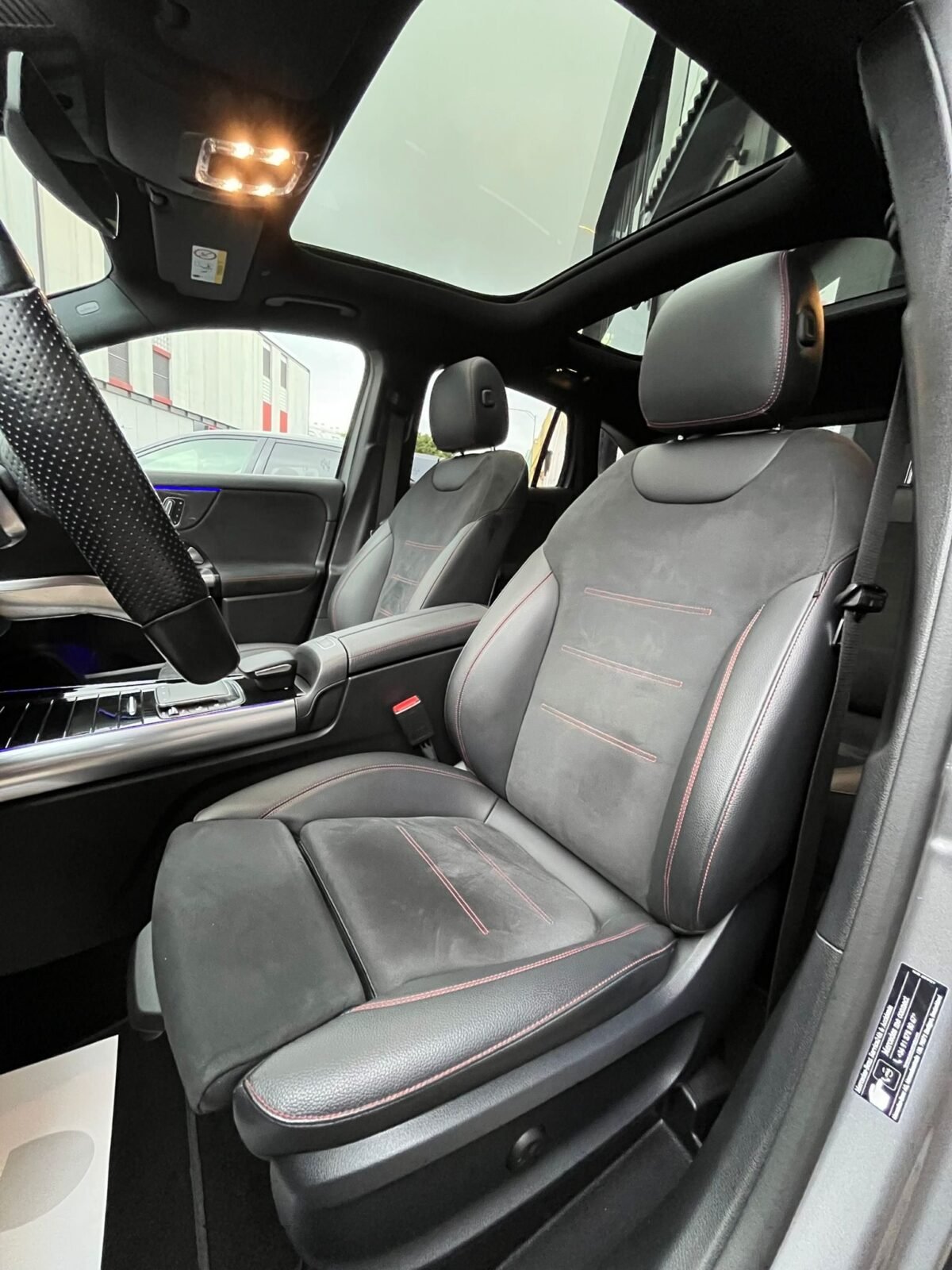 MERCEDES-BENZ GLA 250e AMG 