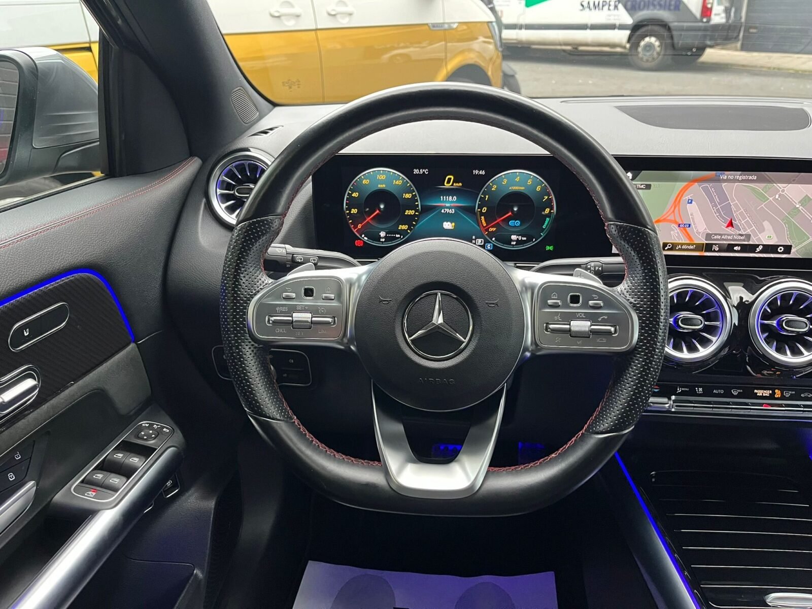 MERCEDES-BENZ GLA 250e AMG 