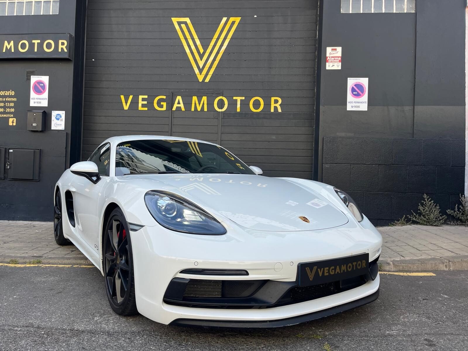 PORSCHE 718 Cayman GTS
