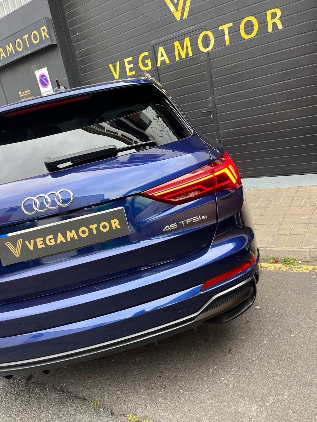 AUDI Q3 E-TRON