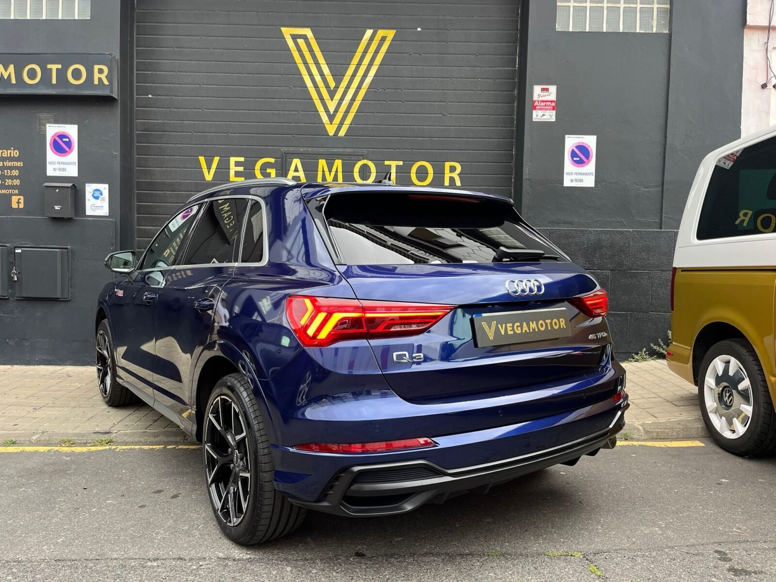 AUDI Q3 E-TRON