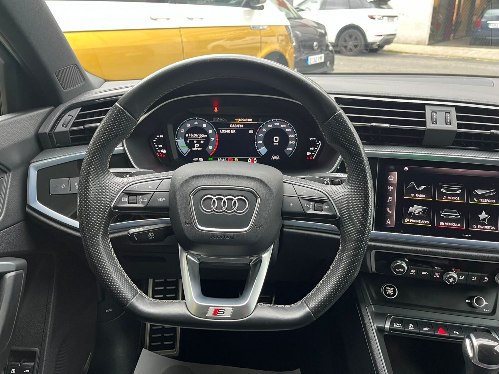 AUDI Q3 E-TRON