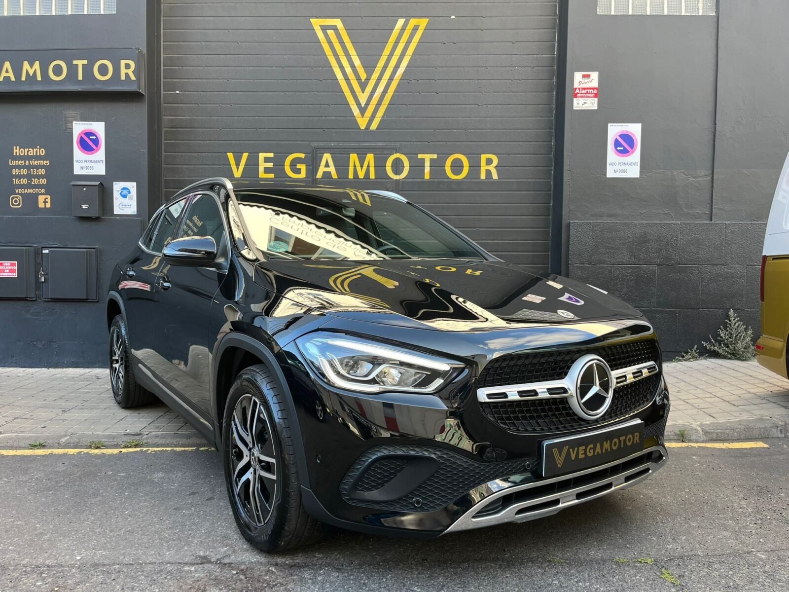 MERCEDES-BENZ GLA 200D