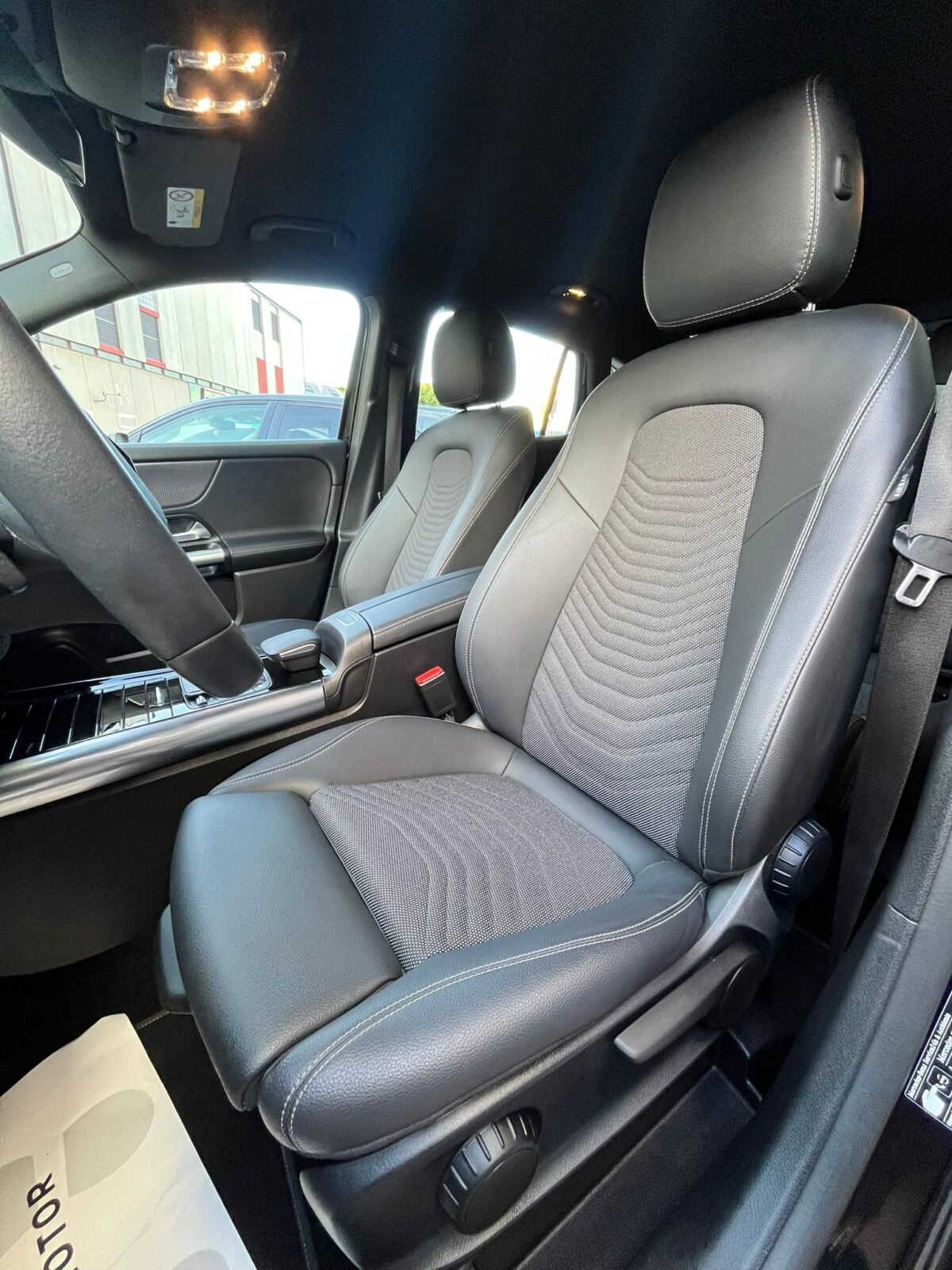 MERCEDES-BENZ GLA 200D