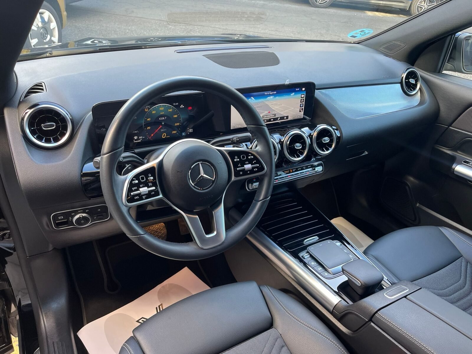 MERCEDES-BENZ GLA 200D