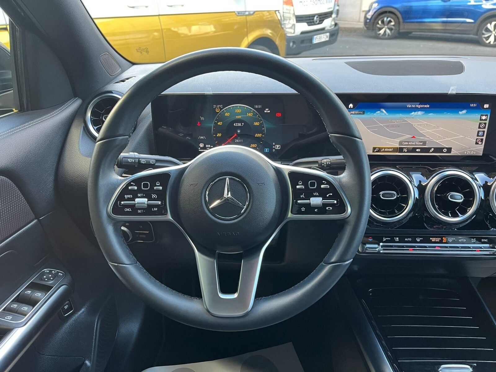MERCEDES-BENZ GLA 200D
