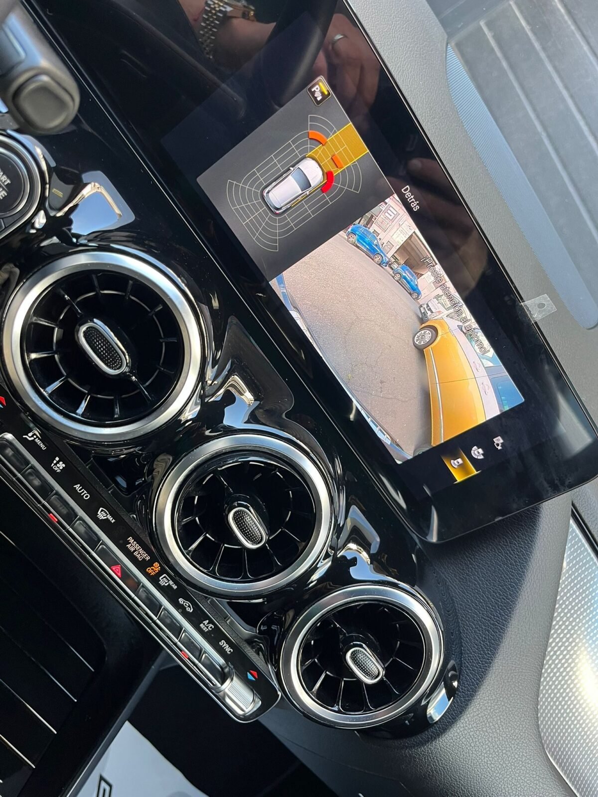 MERCEDES-BENZ GLA 200D