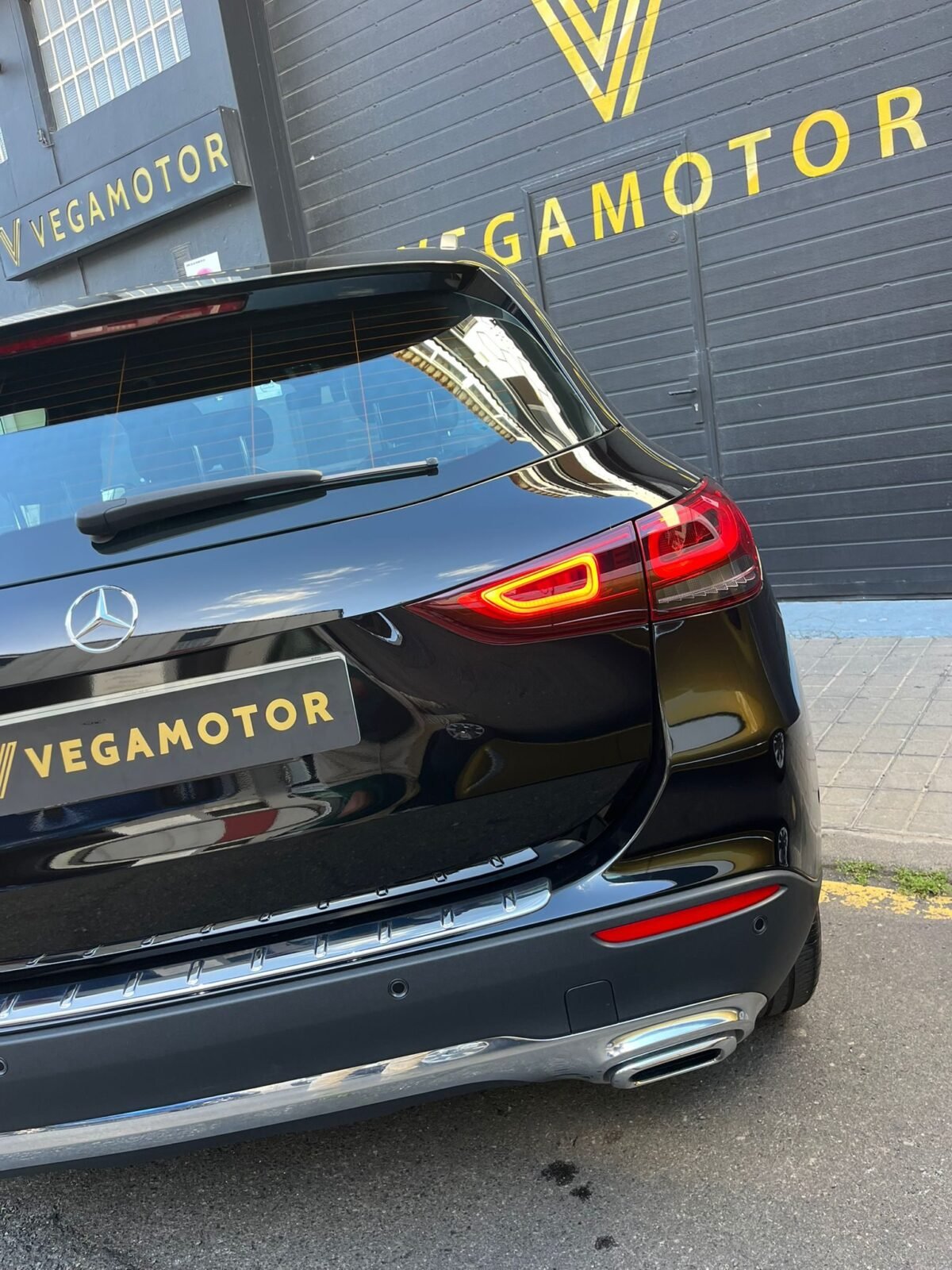 MERCEDES-BENZ GLA 200D