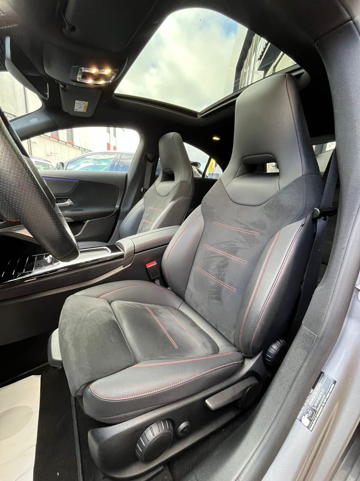 MERCEDES-BENZ CLA 200
