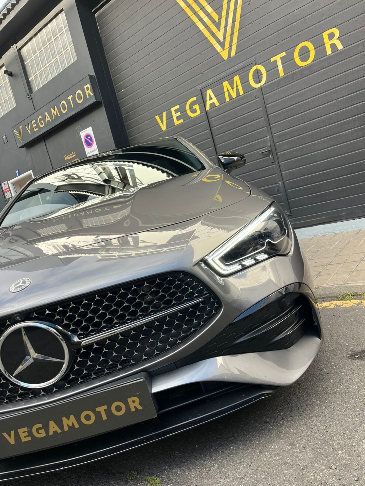 MERCEDES-BENZ CLA 200
