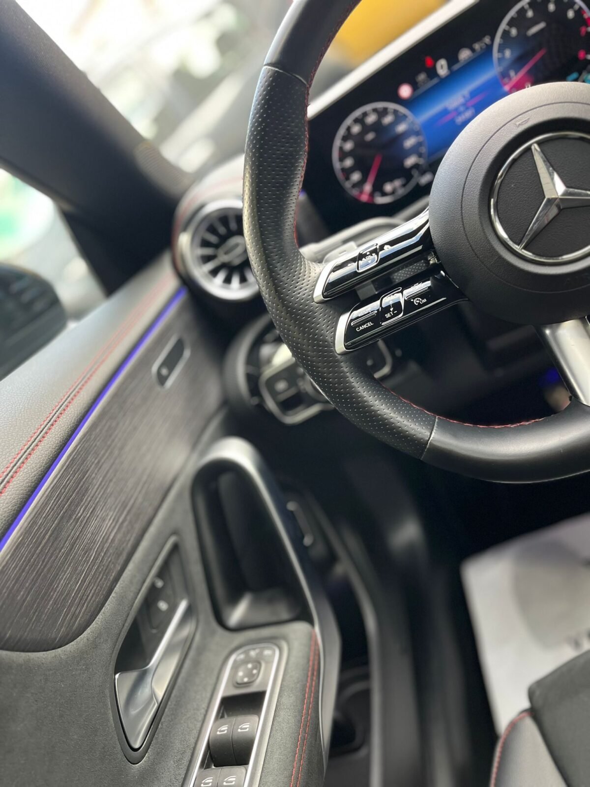 MERCEDES-BENZ CLA 200