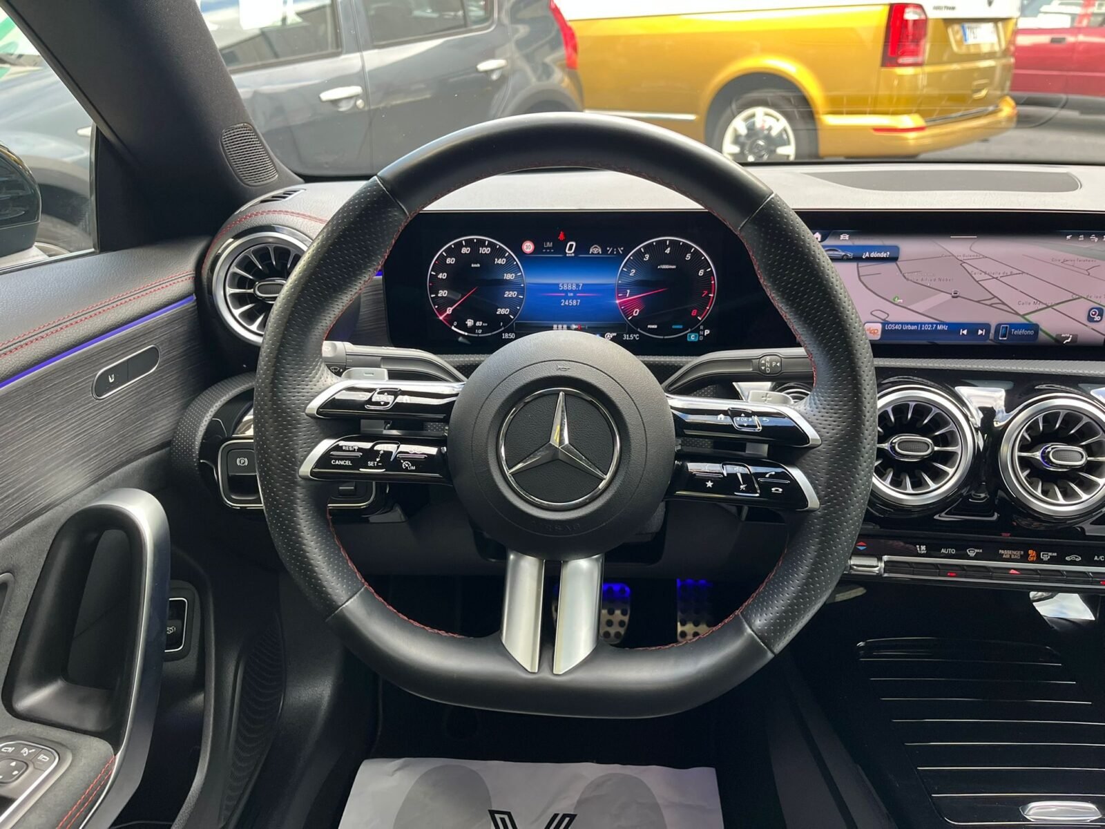 MERCEDES-BENZ CLA 200