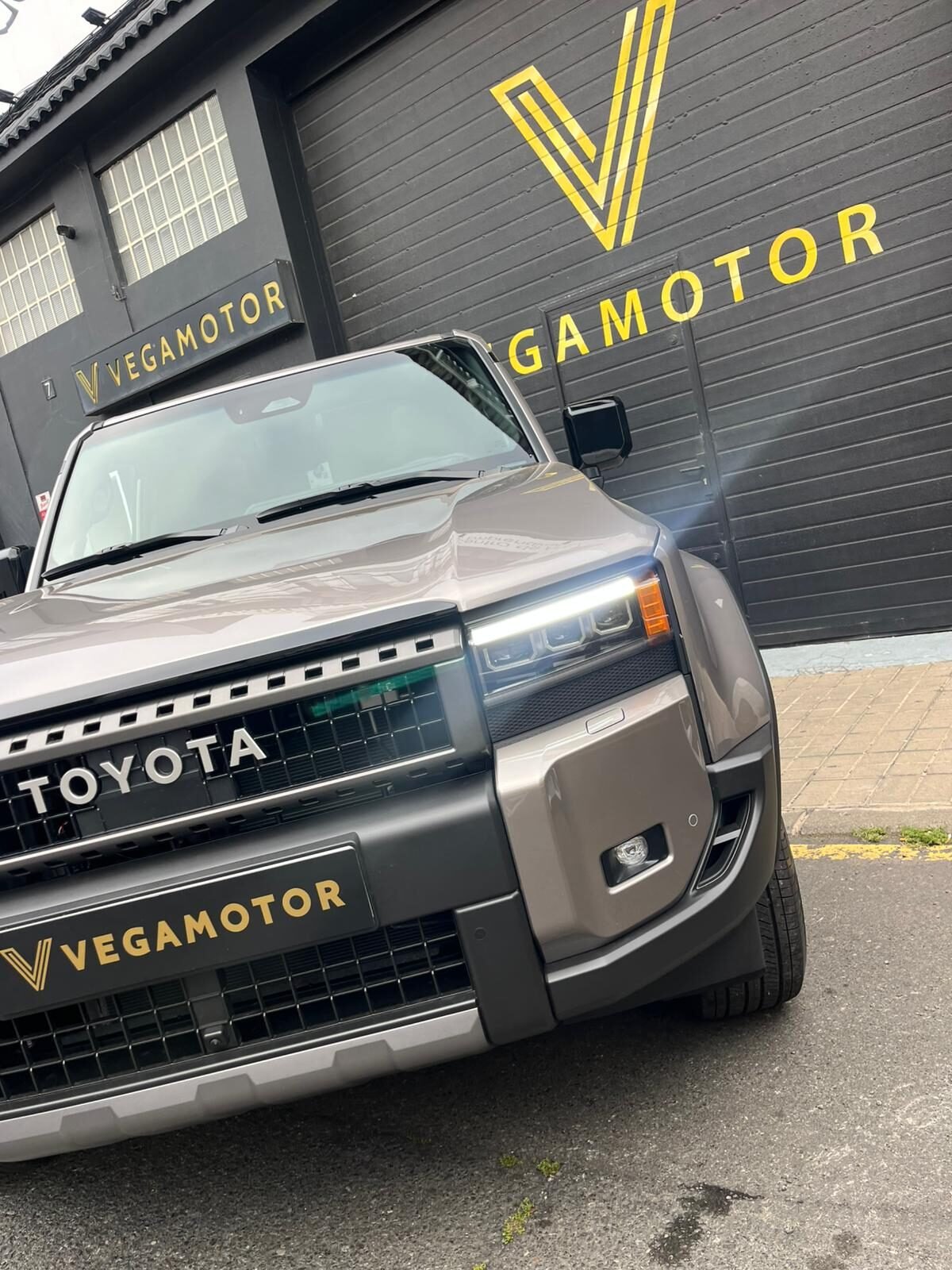 TOYOTA LAND CRUISER 250 HYBRID 48V VXL 7P