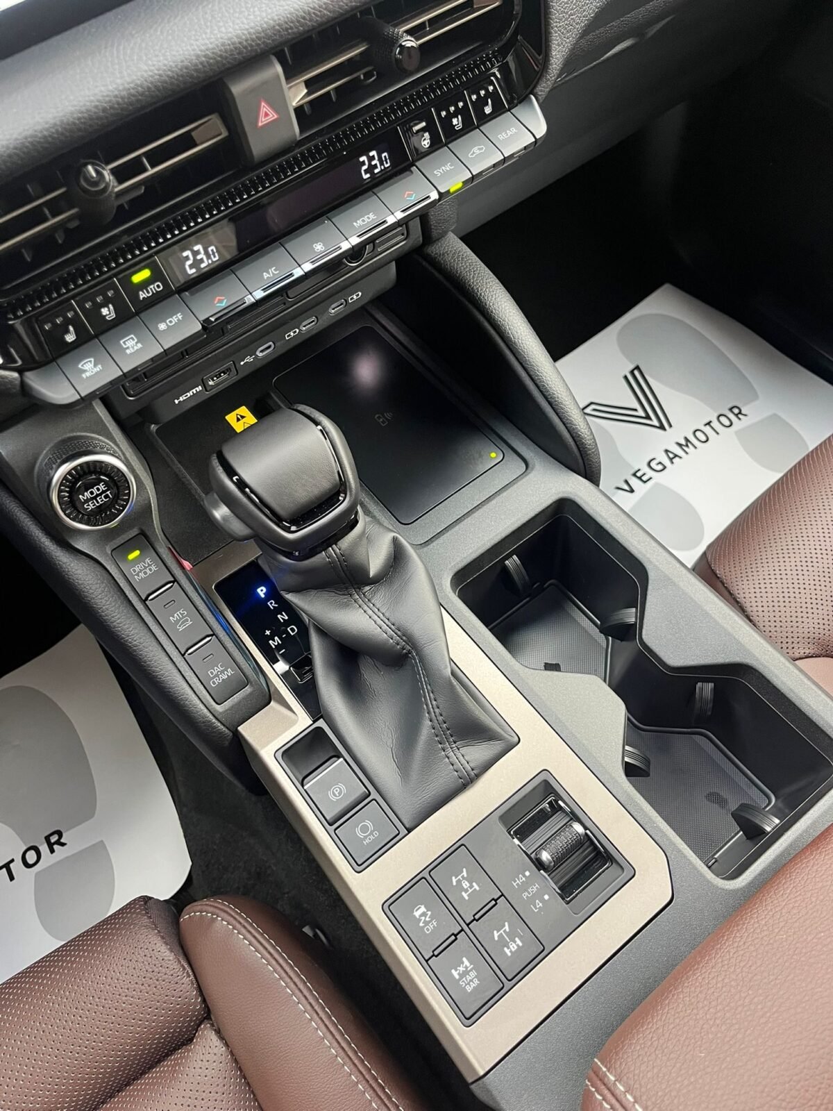 TOYOTA LAND CRUISER 250 HYBRID 48V VXL 7P