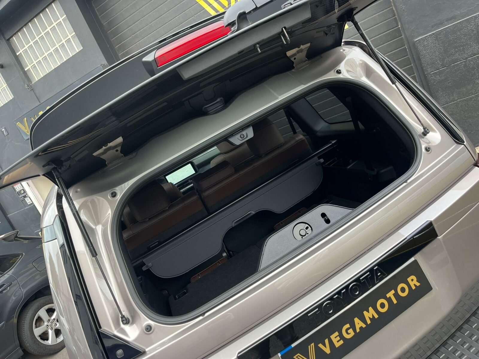 TOYOTA LAND CRUISER 250 HYBRID 48V VXL 7P