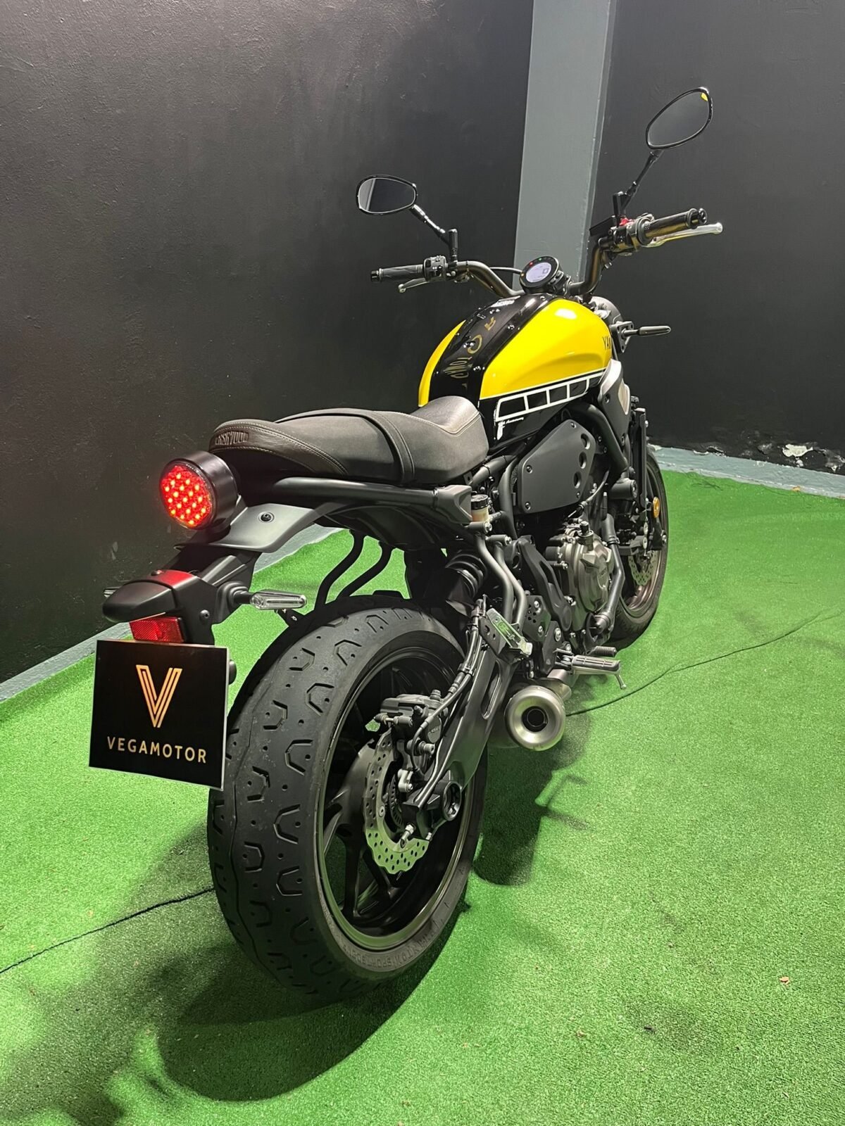 YAMAHA XSR 700
