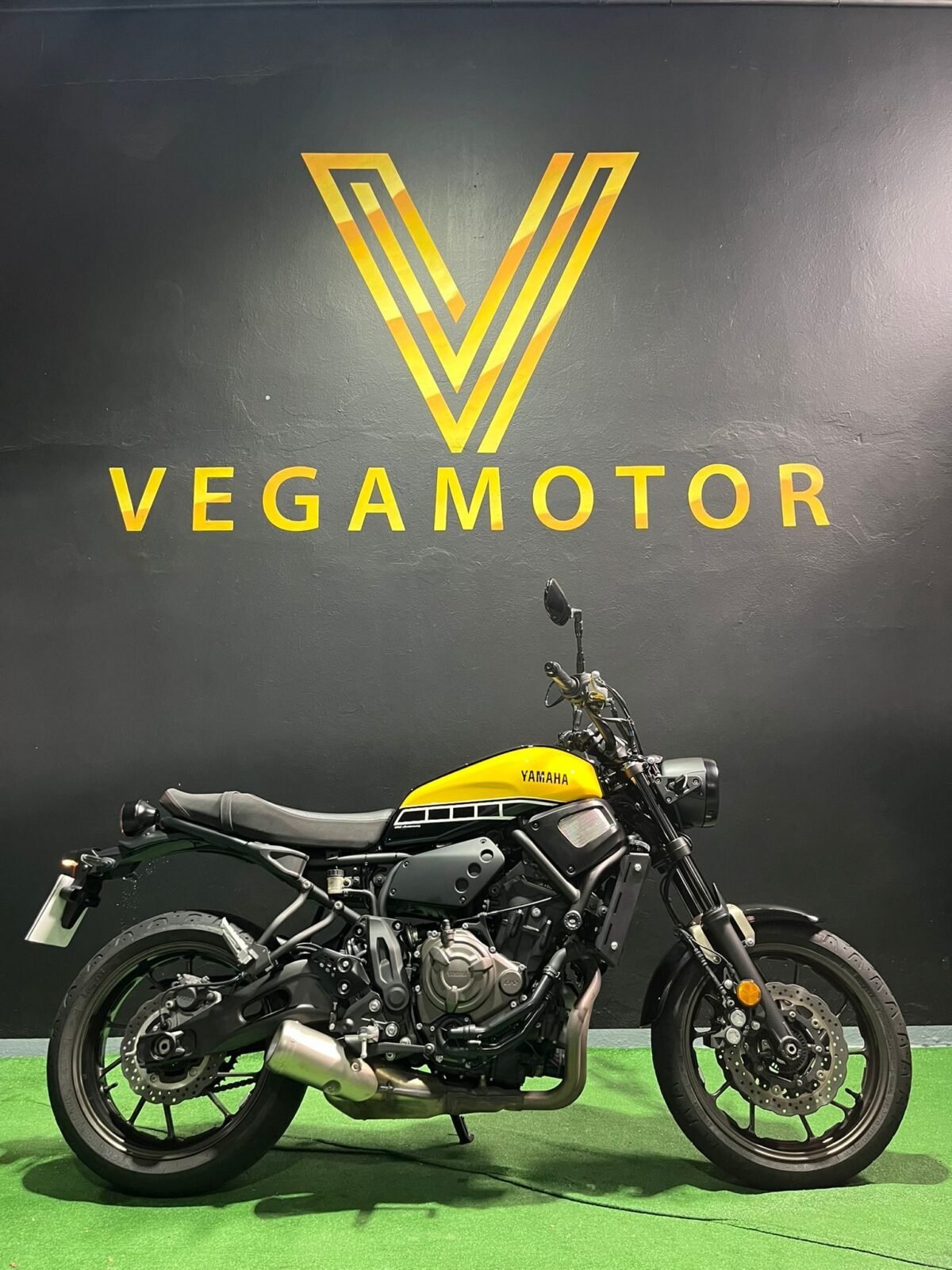 YAMAHA XSR 700