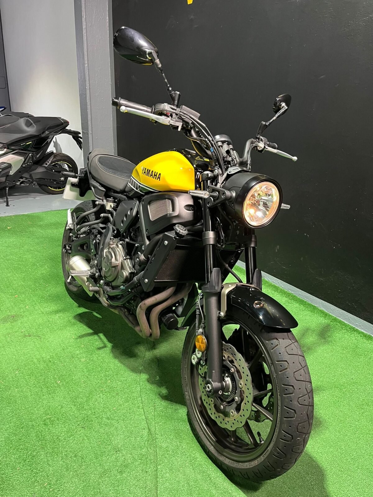 YAMAHA XSR 700
