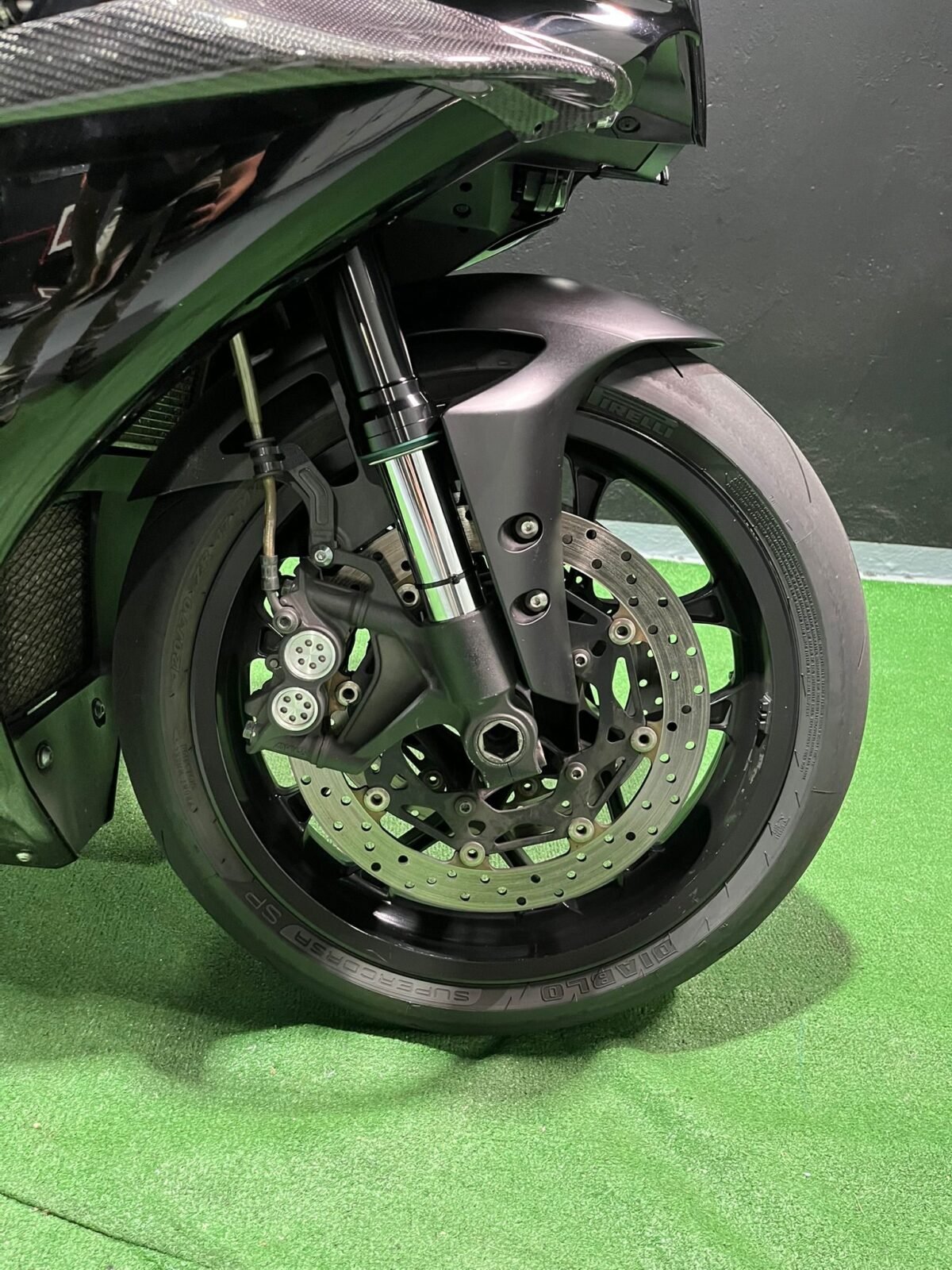 YAMAHA R1