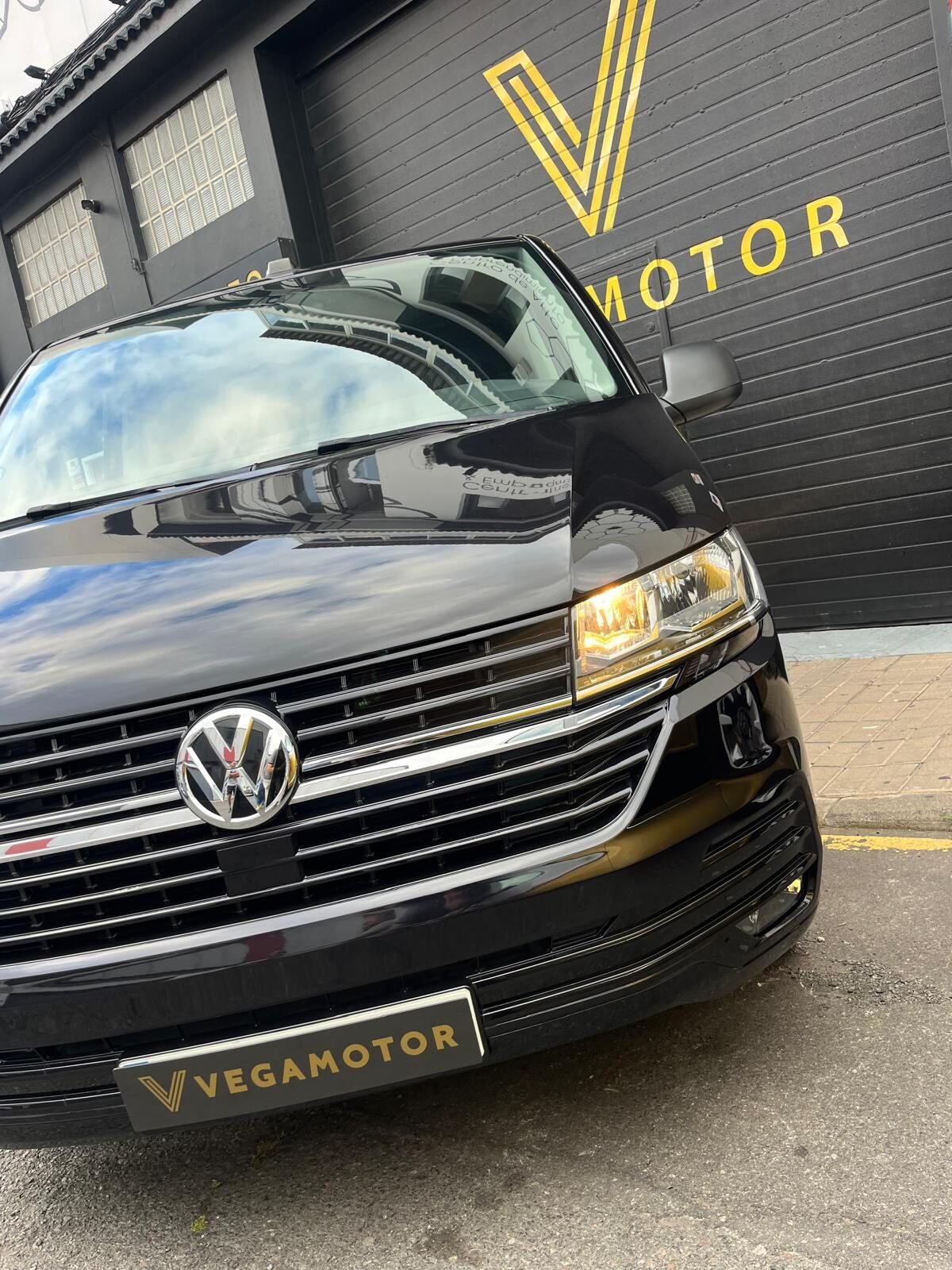 VOLKSWAGEN CARAVELLE