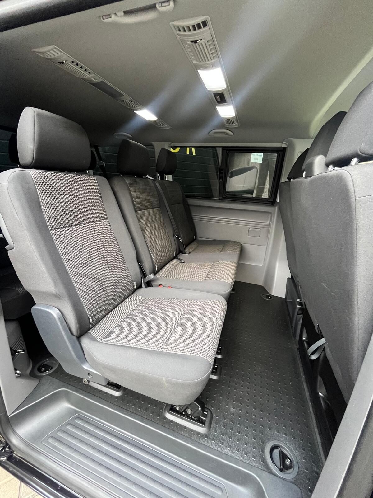 VOLKSWAGEN CARAVELLE