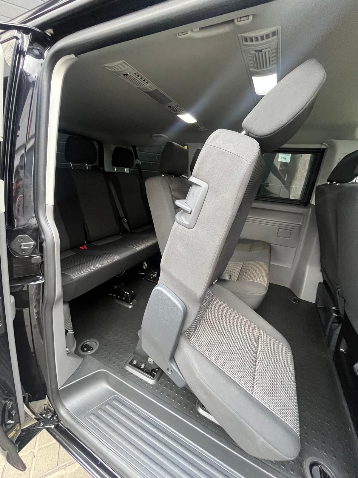 VOLKSWAGEN CARAVELLE