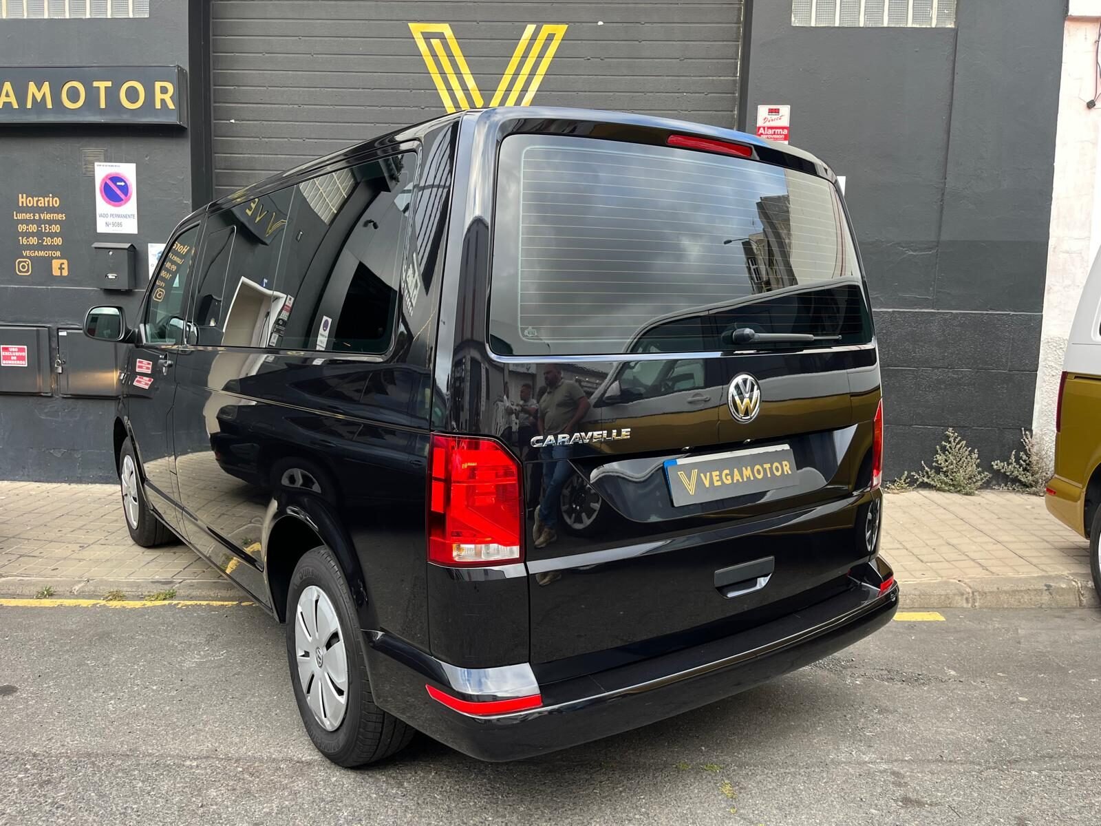 VOLKSWAGEN CARAVELLE