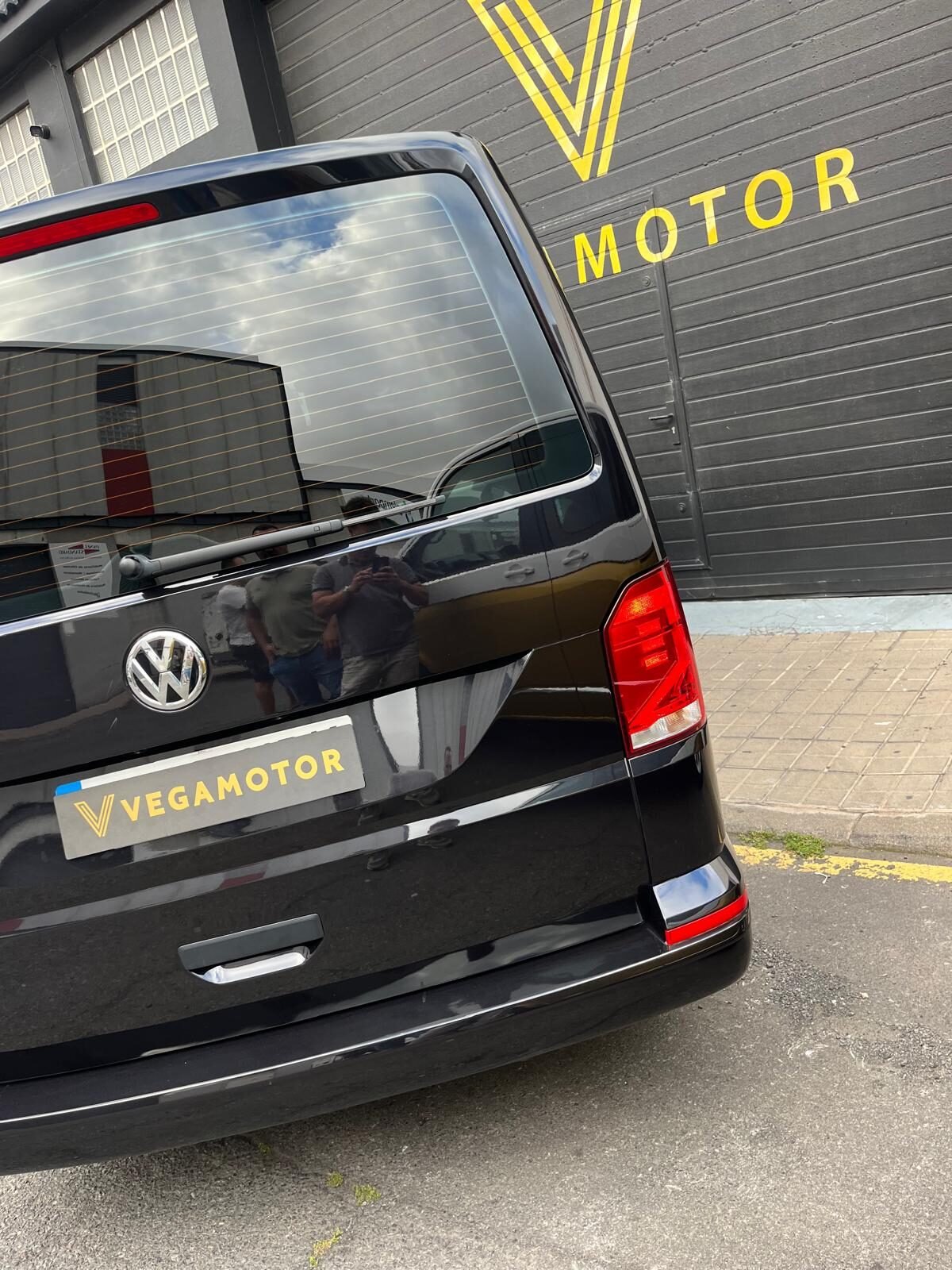 VOLKSWAGEN CARAVELLE
